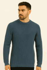 “Yumuşak Dokusu ve Zarifi Tonuyla Dikkat Çeken bu Triko Kazak, Hem Günlük Kombinlerde Hem de Özel Anlarda Konforu ve Şıklığı bir Arada Sunar  Modern Kesimi Sayesinde Her Tarza Uyum Sağlar