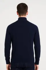 Uzun Kollu Dik Yakalı Yarım Fermuarlı Viscon Karışımlı Regulear Kesim Rahat  Erkek Triko Kazak 5113