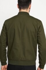 Uzun Kollu Yandan ve İç  Cepli Önde Yazı Baskılı Sıcak Tutan Erkek Mont 94056 HAKİ