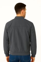 Uzun Kollu Yandan ve İç  Cepli Önde Yazı Baskılı Sıcak Tutan Erkek Mont 94056 FÜME