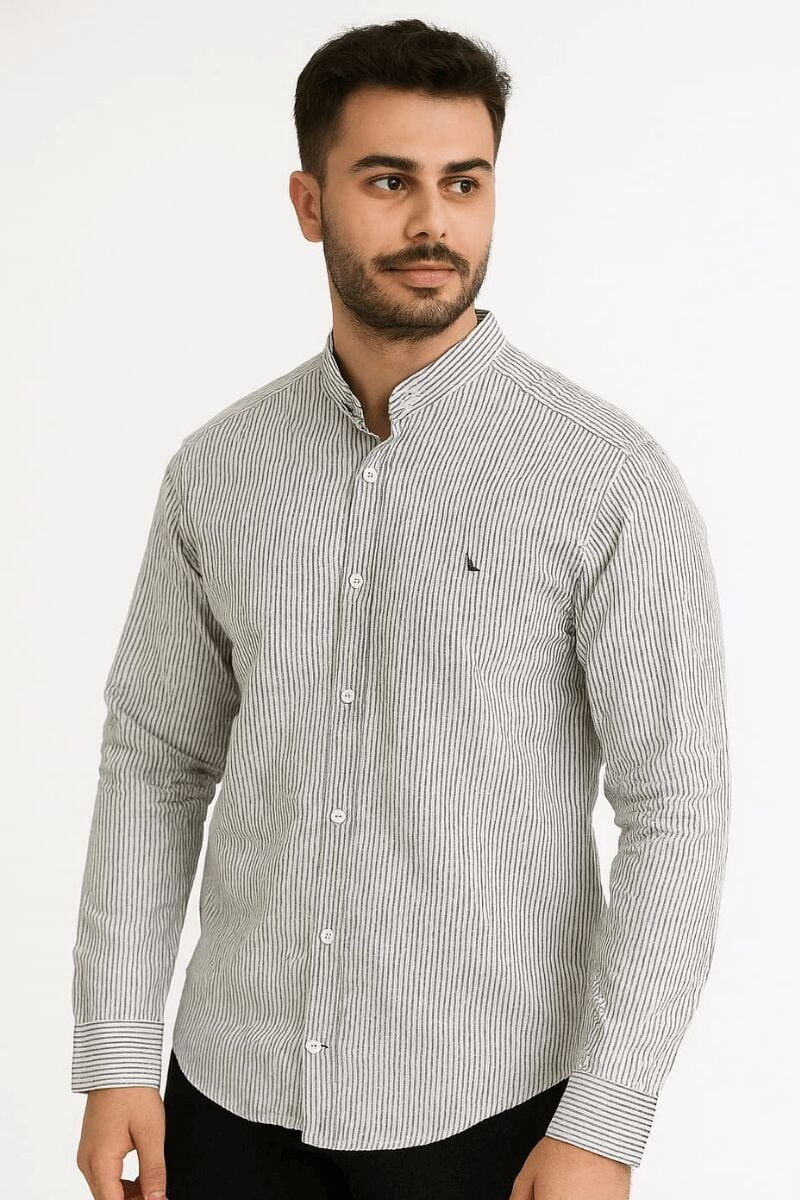 Erkek Zarif çizgili deseni ve modern kesimiyle dikkat çeken bu uzun kollu gömlek, hem günlük kullanımda hem de özel davetlerde stilinizi tamamlar. Gün boyu rahatlık sunar BEYAZ
