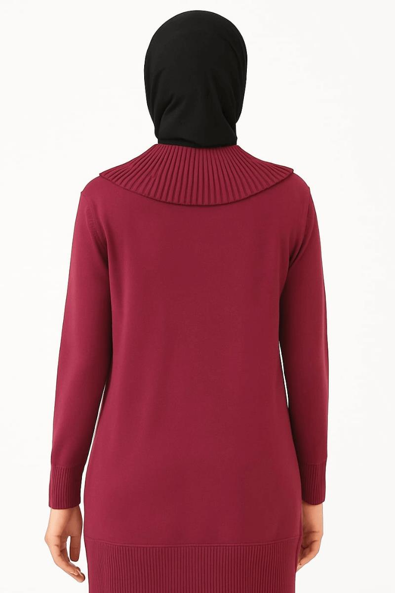 Uzun Kollu Yaka Detaylı Çiçek Armalı Tunik