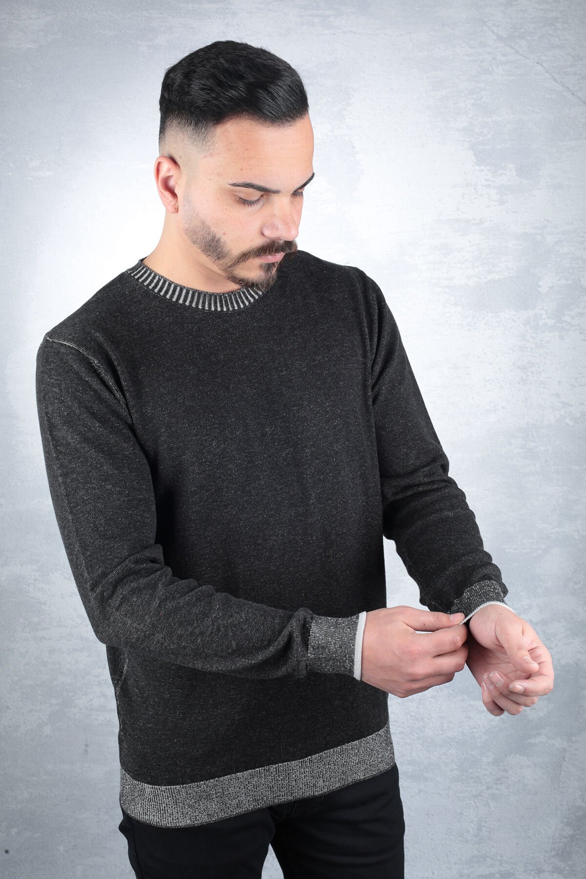 Uzun Kollu Bisiklet Yakalı Pamuk Karışımlı Yaka Çizgi Detaylı Rahat Erkek Kazak  93103 SİYAH