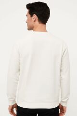 Uzun Kollu Hafif Kumaşlı Bisiklet Yaka Sweatshirt Regular Fit Kesim 757 BEYAZ