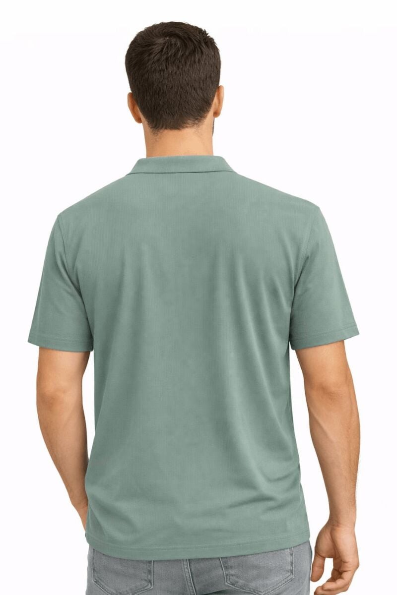 Polo Yaka Yarım Düğmeli Erkek Tişört – Çizgi Detaylı, Rahat Kalıp, Şık ve Modern Günlük T-Shirt HAKİ