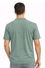 Polo Yaka Yarım Düğmeli Erkek Tişört – Çizgi Detaylı, Rahat Kalıp, Şık ve Modern Günlük T-Shirt HAKİ